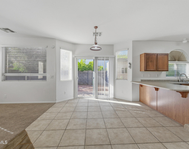 2524 S 89th Lane - Photo Thumbnail 11