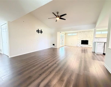 706 Jamestown Drive - Photo Thumbnail 3
