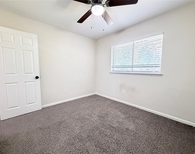 706 Jamestown Drive - Photo Thumbnail 18