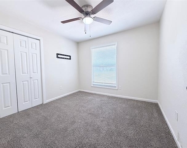 706 Jamestown Drive - Photo Thumbnail 10