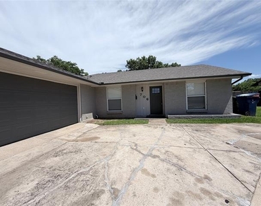 706 Jamestown Drive - Photo Thumbnail 1