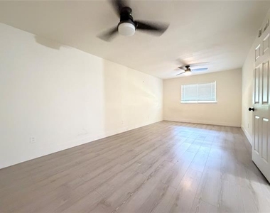706 Jamestown Drive - Photo Thumbnail 20