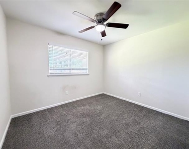 706 Jamestown Drive - Photo Thumbnail 17
