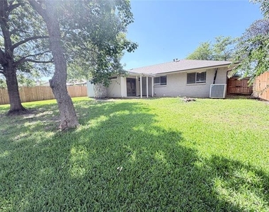 706 Jamestown Drive - Photo Thumbnail 26