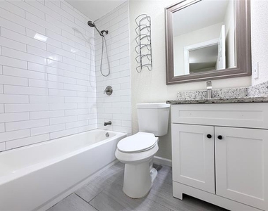 706 Jamestown Drive - Photo Thumbnail 15