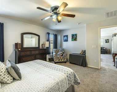 957 E Wimpole Avenue - Photo Thumbnail 13
