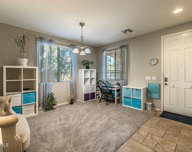 957 E Wimpole Avenue - Photo Thumbnail 10
