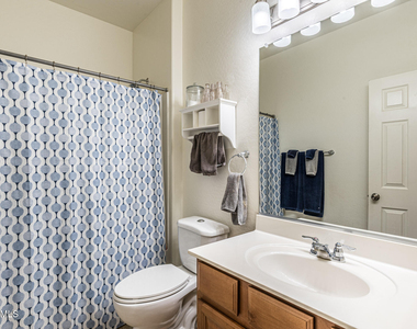 957 E Wimpole Avenue - Photo Thumbnail 24
