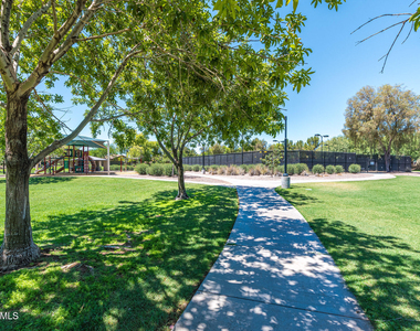 957 E Wimpole Avenue - Photo Thumbnail 33