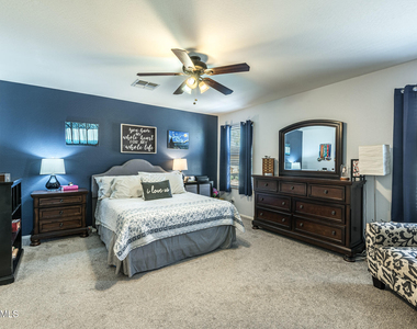 957 E Wimpole Avenue - Photo Thumbnail 12
