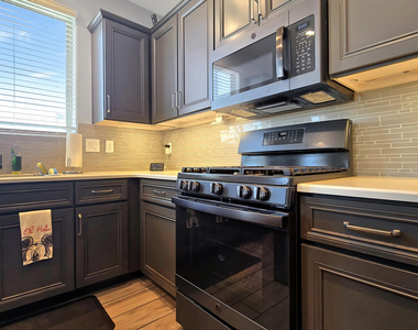 15650 W Morning Glory Street - Photo Thumbnail 7