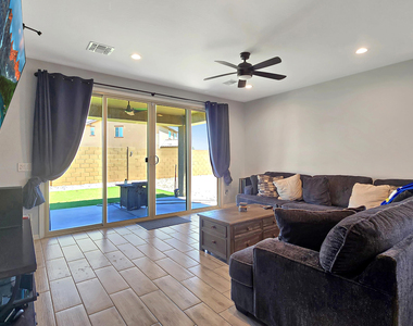15650 W Morning Glory Street - Photo Thumbnail 11