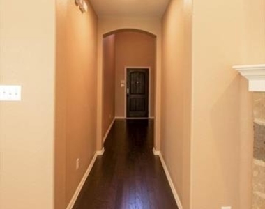 417 Hackberry Drive - Photo Thumbnail 21