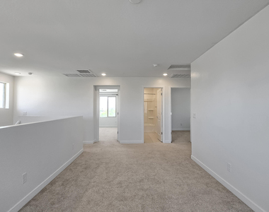 3349 S 179th Drive - Photo Thumbnail 11