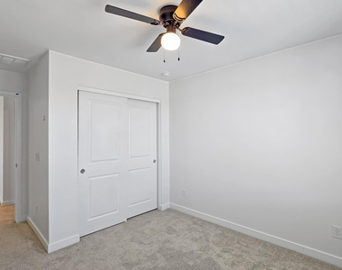 3349 S 179th Drive - Photo Thumbnail 18