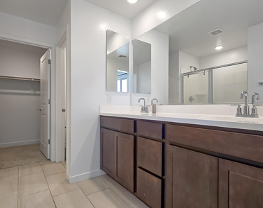 3349 S 179th Drive - Photo Thumbnail 14