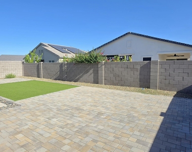 10441 W Melinda Lane - Photo Thumbnail 30