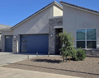 10441 W Melinda Lane - Photo Thumbnail 1