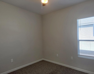 10441 W Melinda Lane - Photo Thumbnail 21