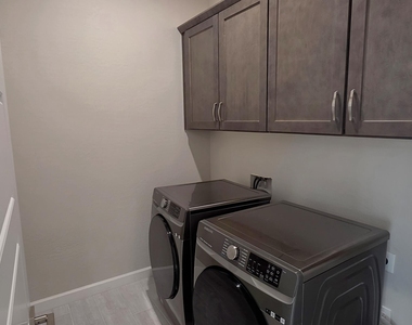 10441 W Melinda Lane - Photo Thumbnail 17