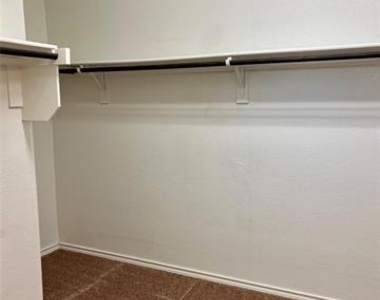 657 Cameron Way - Photo Thumbnail 13