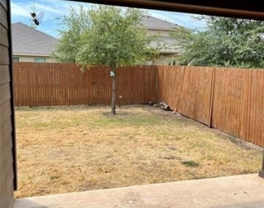 657 Cameron Way - Photo Thumbnail 18
