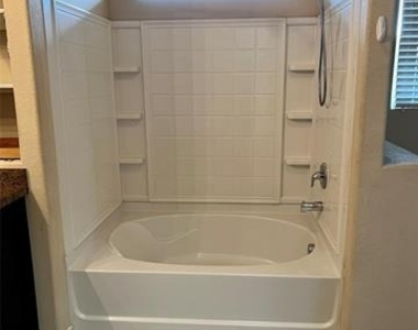657 Cameron Way - Photo Thumbnail 15