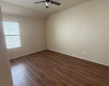 657 Cameron Way - Photo Thumbnail 22