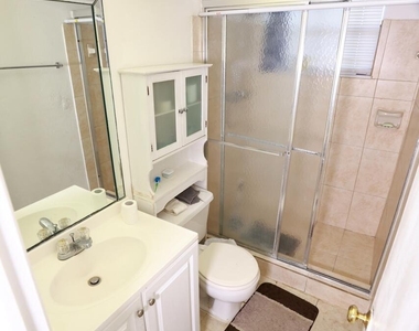 6570 Royal Palm Boulevard - Photo Thumbnail 10