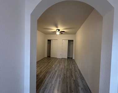 106 Sw Peacock Boulevard - Photo Thumbnail 10