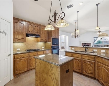 9112 Steiner Street - Photo Thumbnail 7