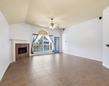 9112 Steiner Street - Photo Thumbnail 12