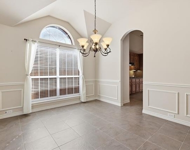9112 Steiner Street - Photo Thumbnail 6