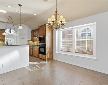 9112 Steiner Street - Photo Thumbnail 10