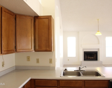 19455 N 34th Street - Photo Thumbnail 5