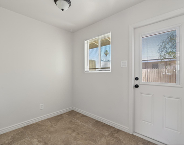 7802 E Heatherbrae Avenue - Photo Thumbnail 10
