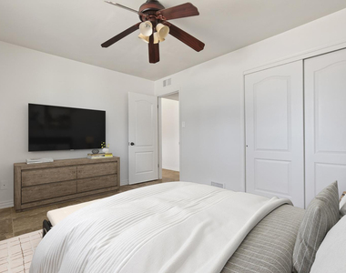 7802 E Heatherbrae Avenue - Photo Thumbnail 16