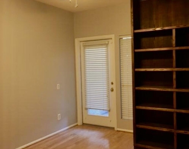101 N 7th Street - Photo Thumbnail 13