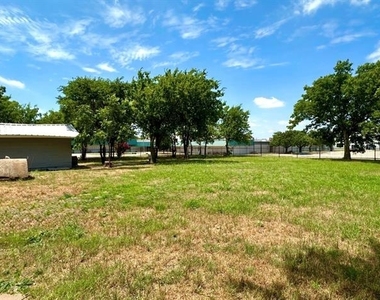 101 N Berry Street - Photo Thumbnail 29