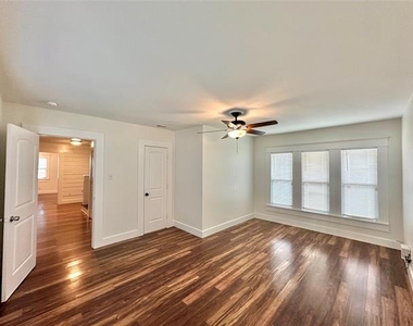 101 N Berry Street - Photo Thumbnail 17