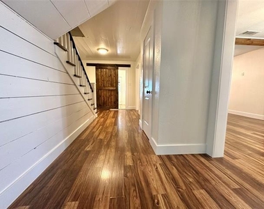 101 N Berry Street - Photo Thumbnail 20
