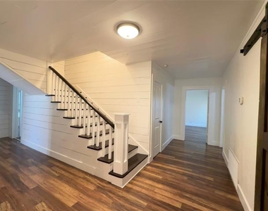 101 N Berry Street - Photo Thumbnail 23