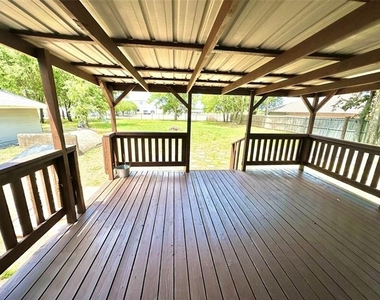 101 N Berry Street - Photo Thumbnail 27