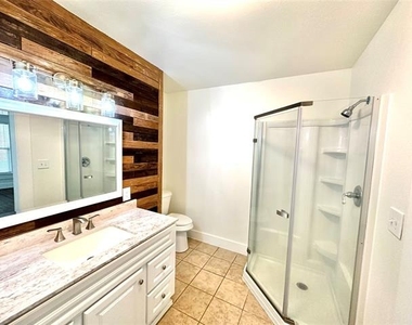101 N Berry Street - Photo Thumbnail 15