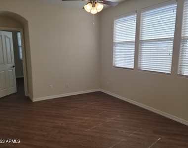 31111 N 136th Lane - Photo Thumbnail 20