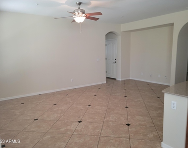 31111 N 136th Lane - Photo Thumbnail 8