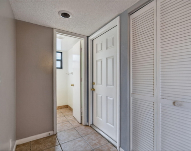 707 Stonewood Court - Photo Thumbnail 34