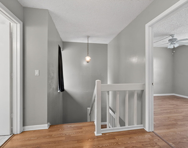 707 Stonewood Court - Photo Thumbnail 3