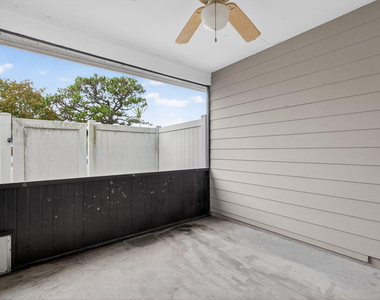 707 Stonewood Court - Photo Thumbnail 21
