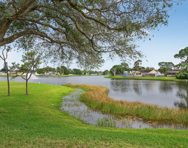 707 Stonewood Court - Photo Thumbnail 28